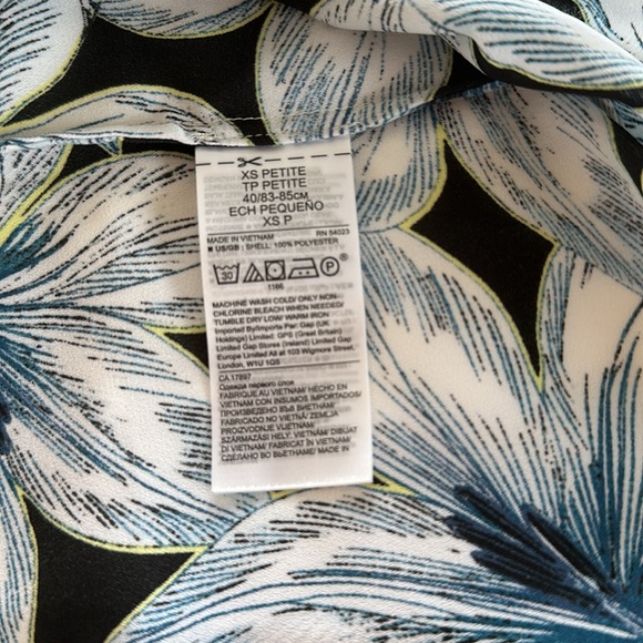 Banana Republic Floral top - Picture 4 of 4